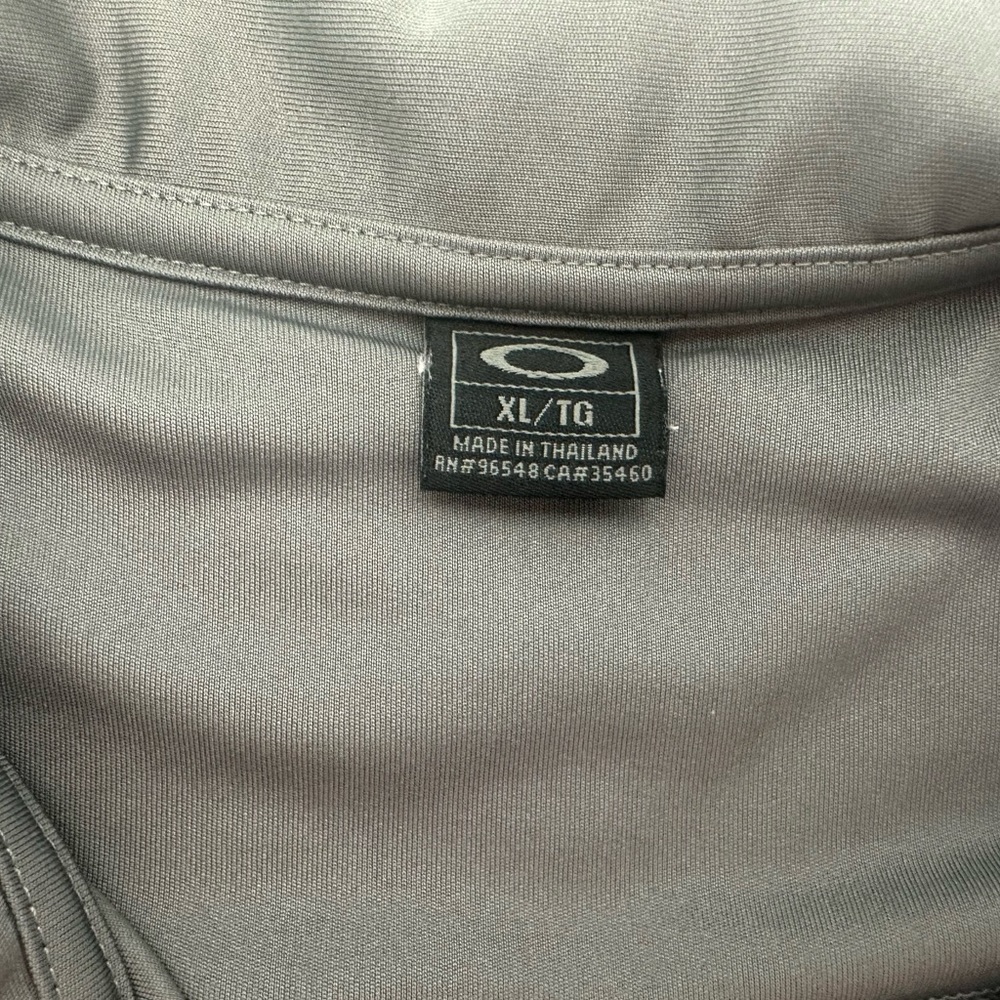 Oakley Men's Polo Shirt in Gray with Yellow Logo - Picture 6 of 11